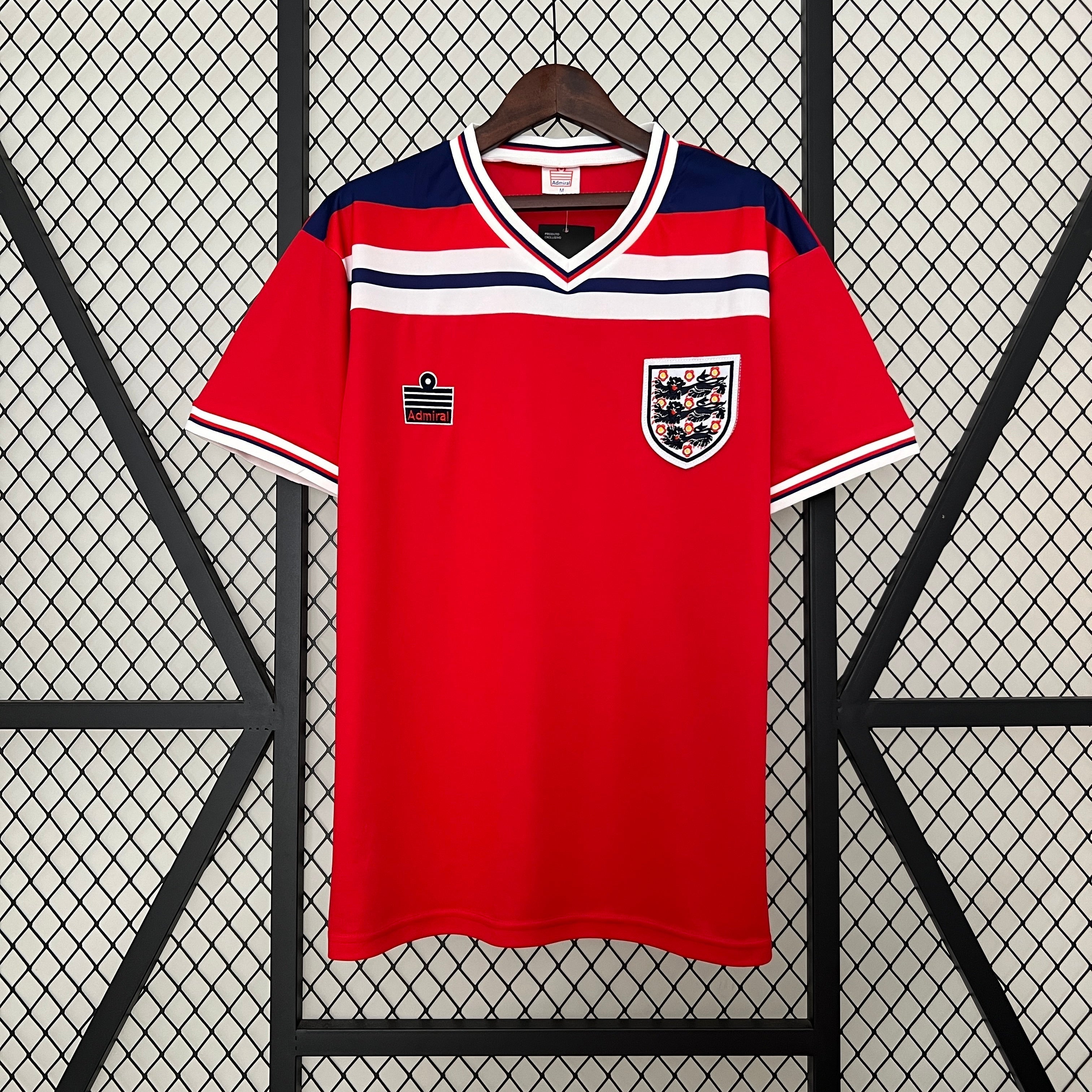England 1982 Auswärtstrikot