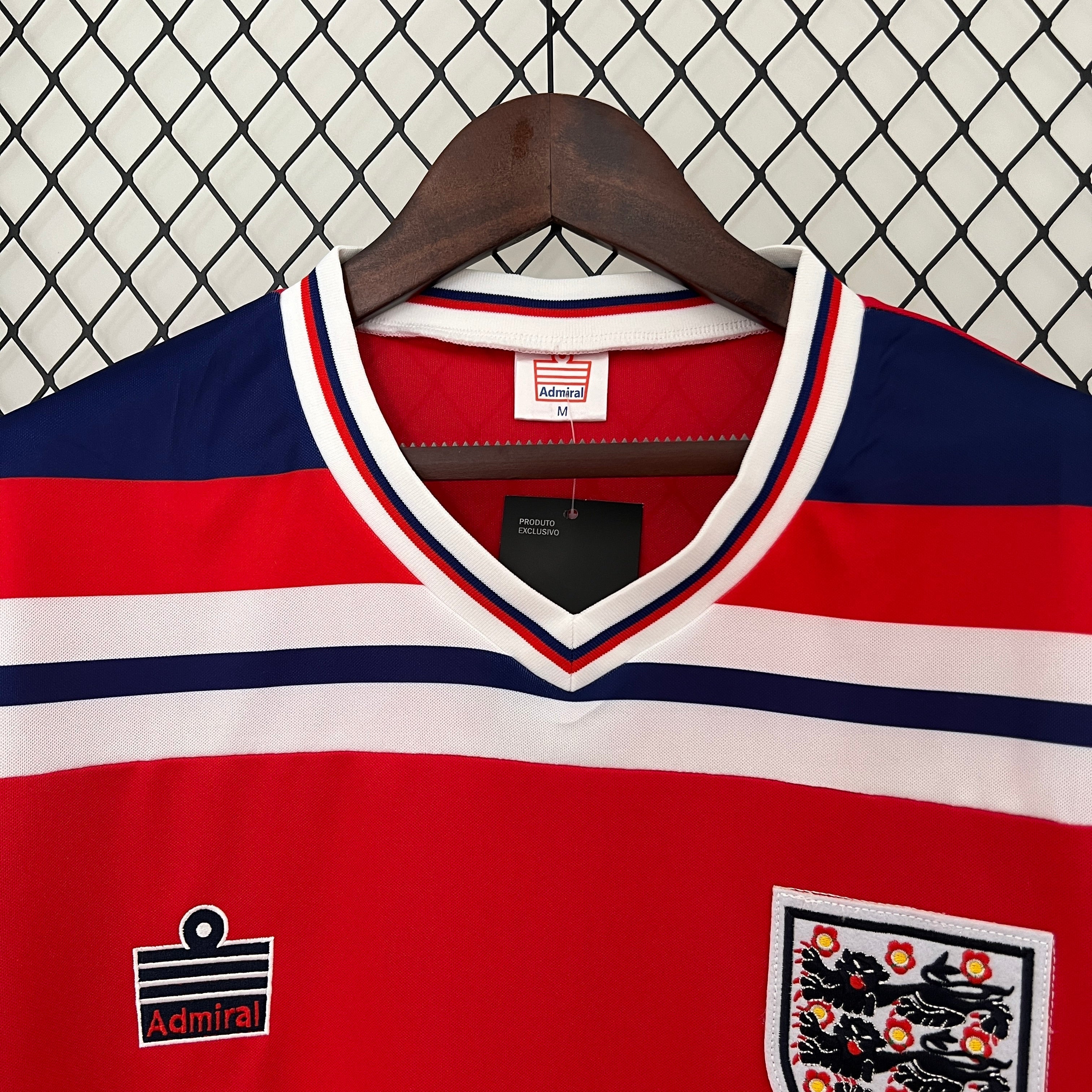 England 1982 Auswärtstrikot